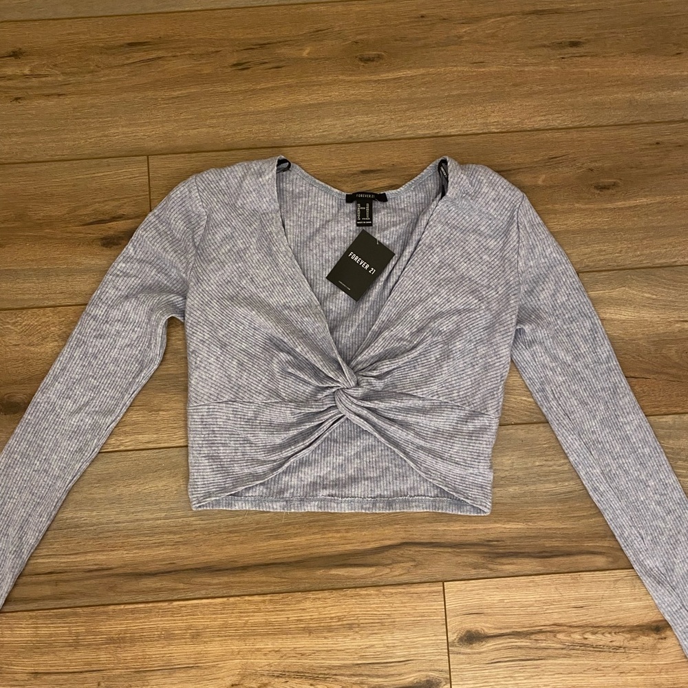 knotted longsleeve crop top